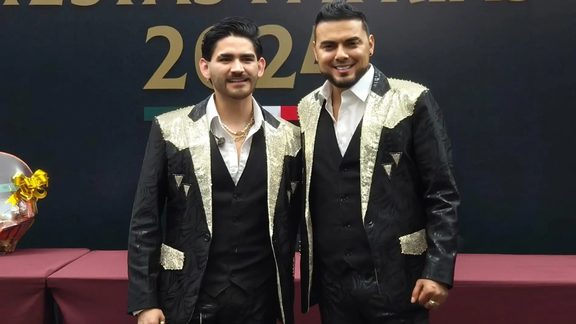 Integrantes de la banda El Recodo